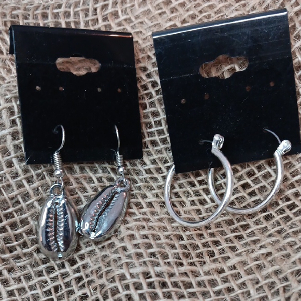 Silver Shell and Hoop Earrings Set
